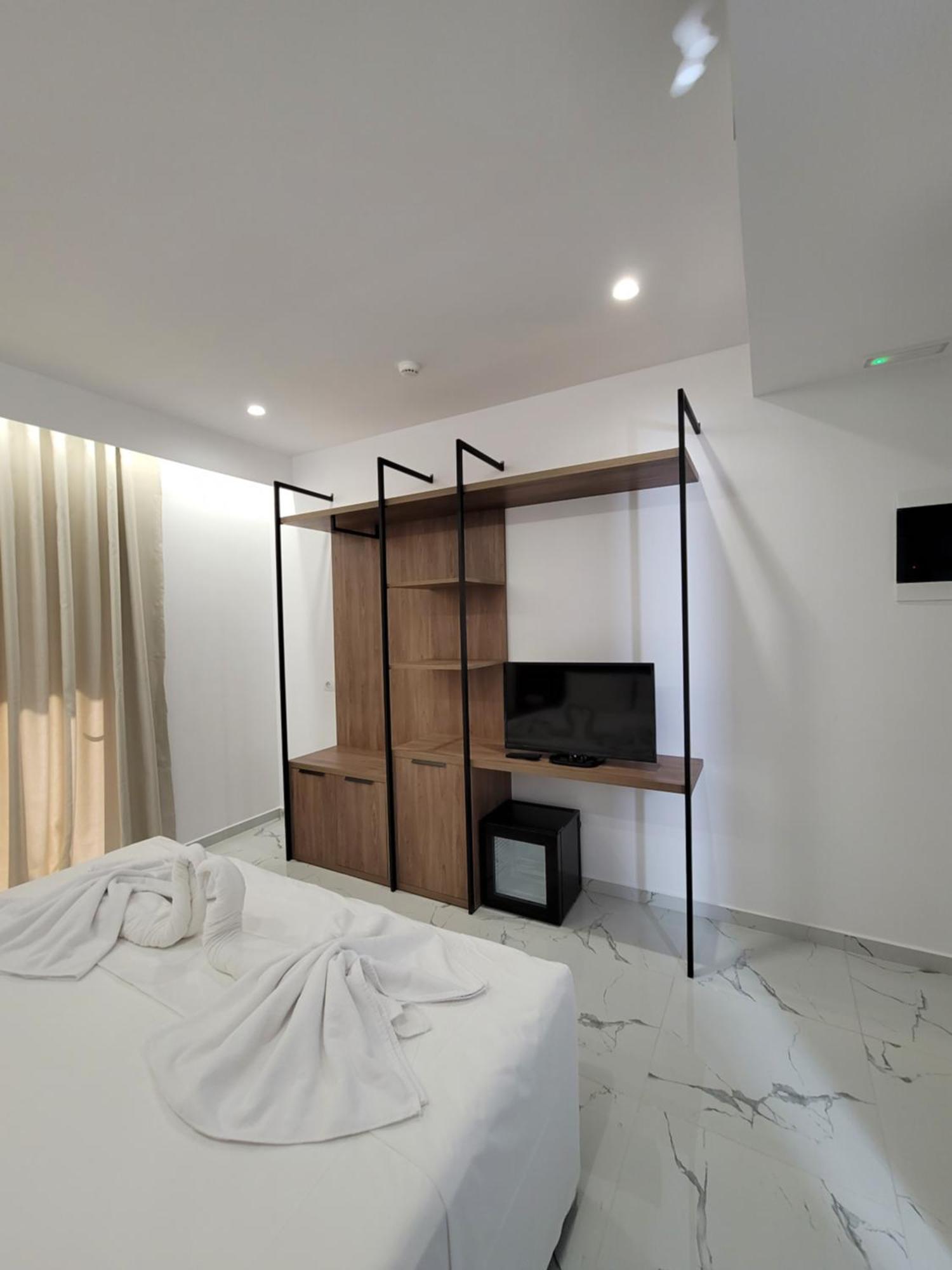 Prestige Hotel Ксамил Экстерьер фото