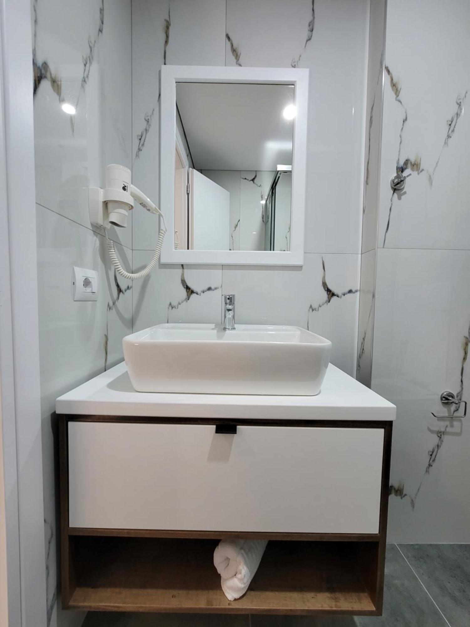 Prestige Hotel Ксамил Экстерьер фото