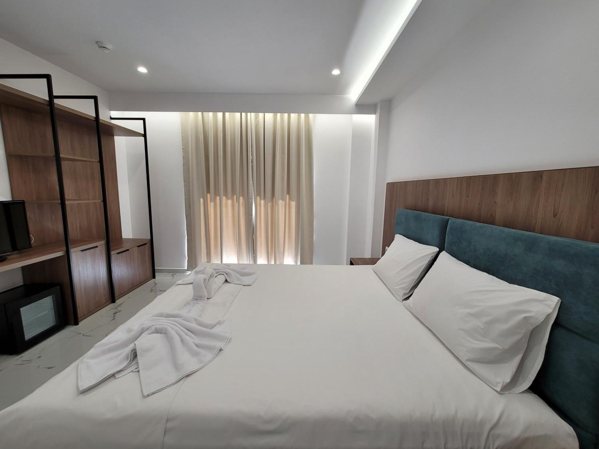 Prestige Hotel Ксамил Экстерьер фото
