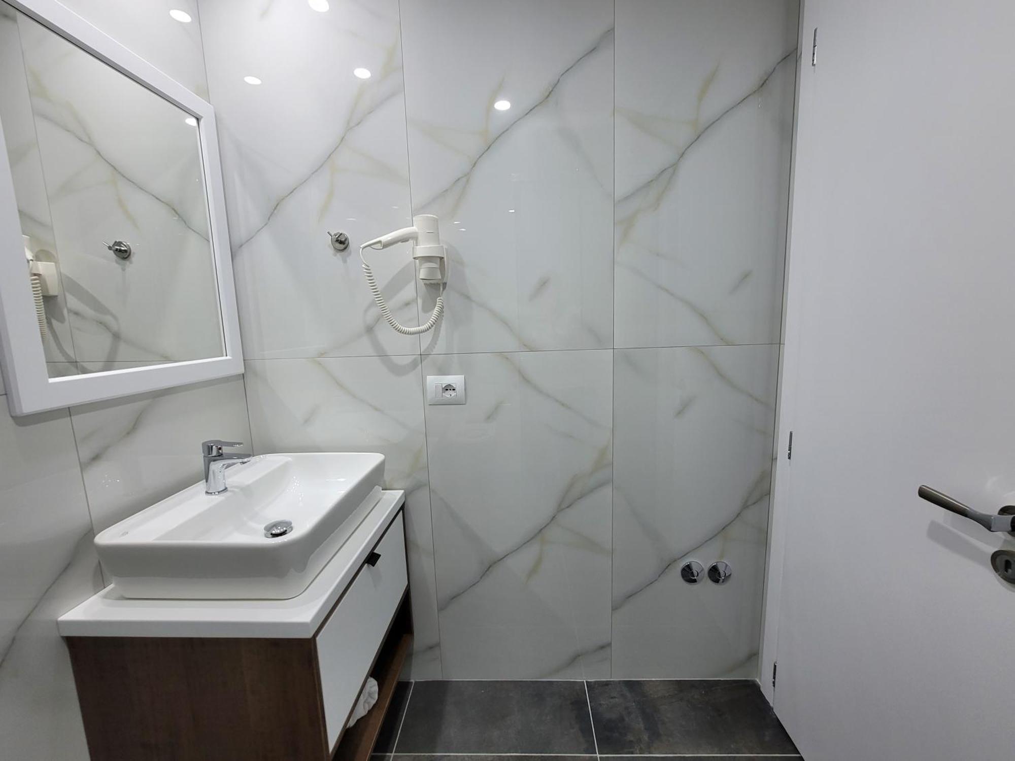 Prestige Hotel Ксамил Экстерьер фото