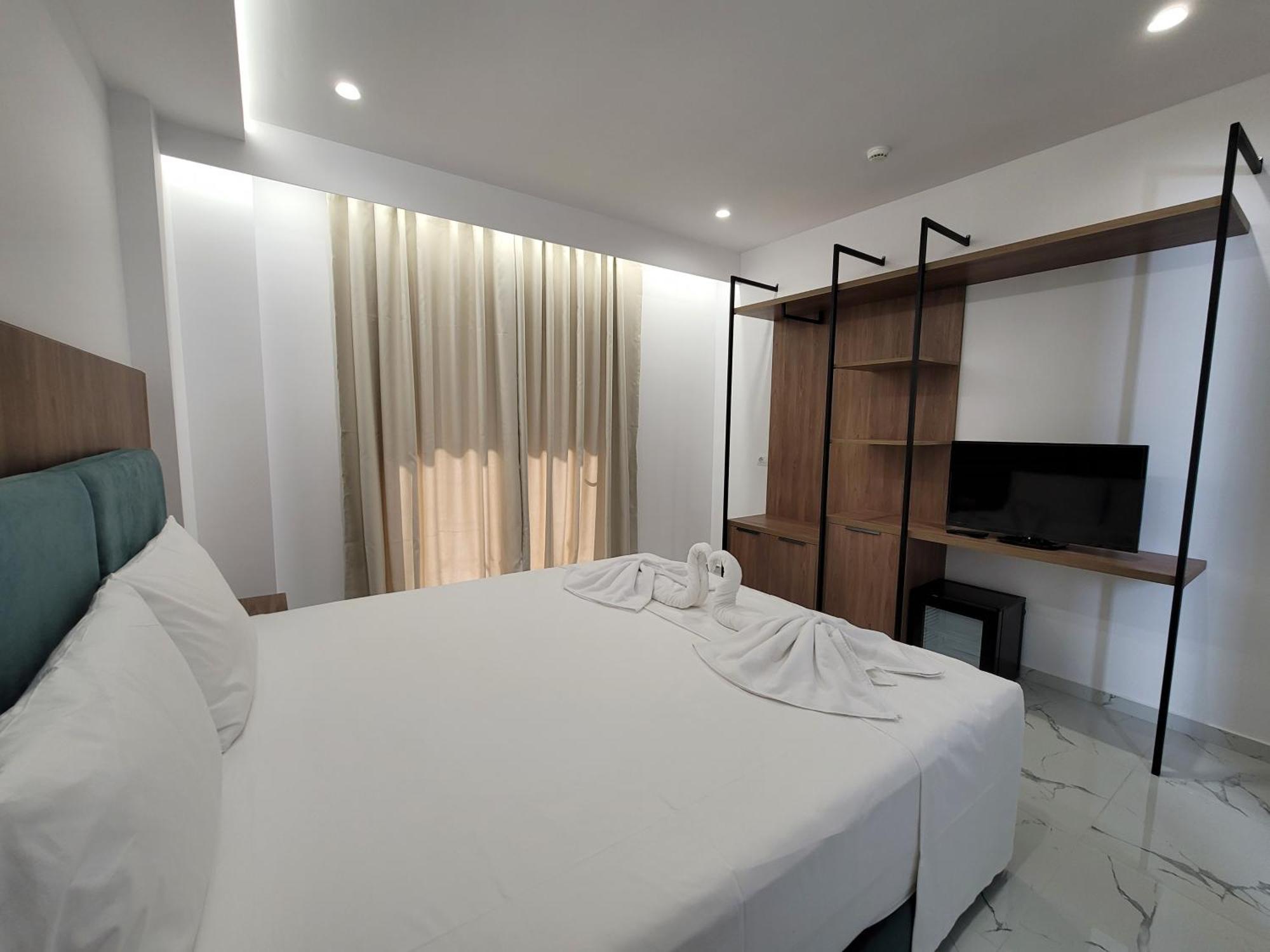 Prestige Hotel Ксамил Экстерьер фото