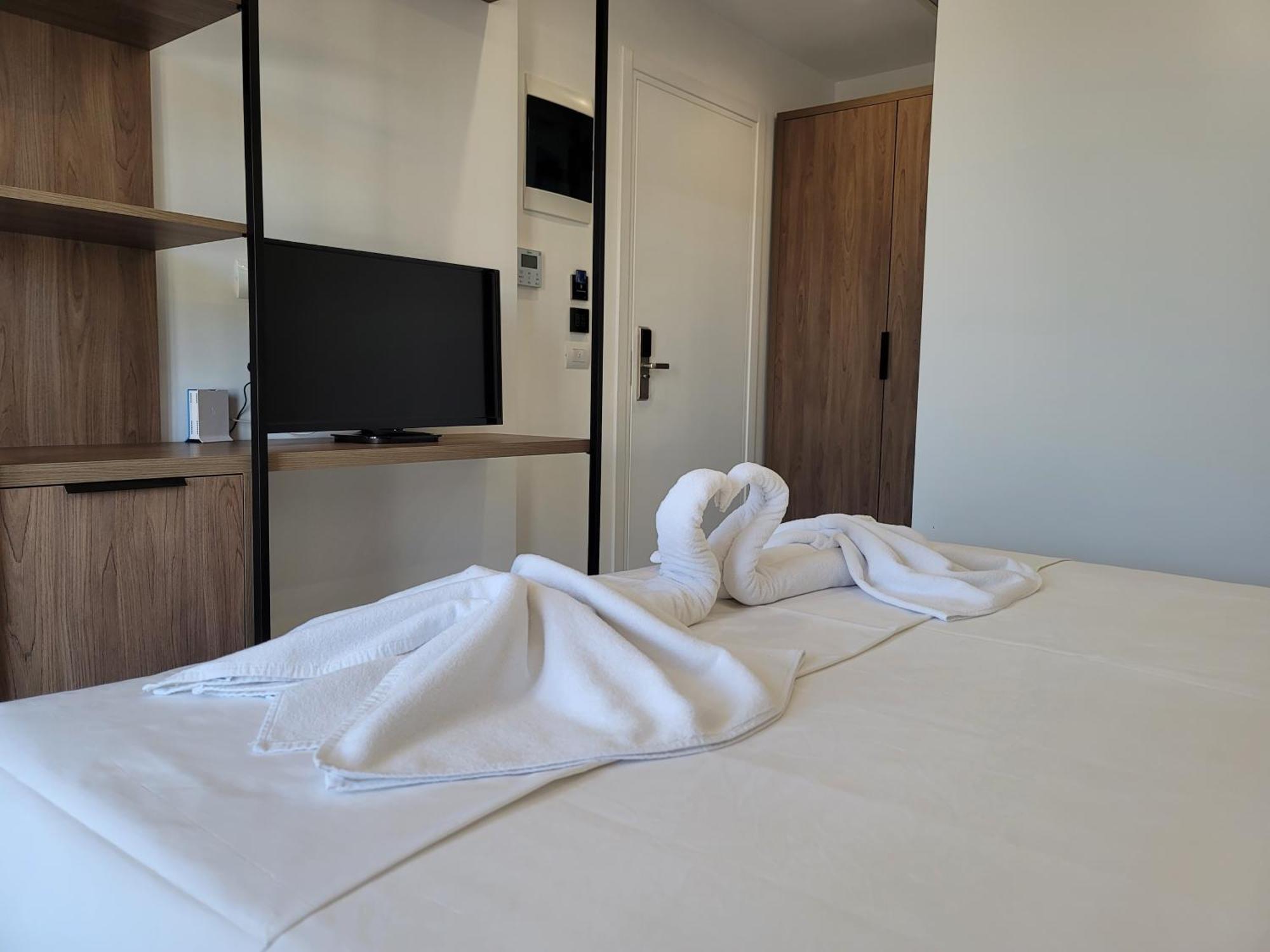 Prestige Hotel Ксамил Экстерьер фото