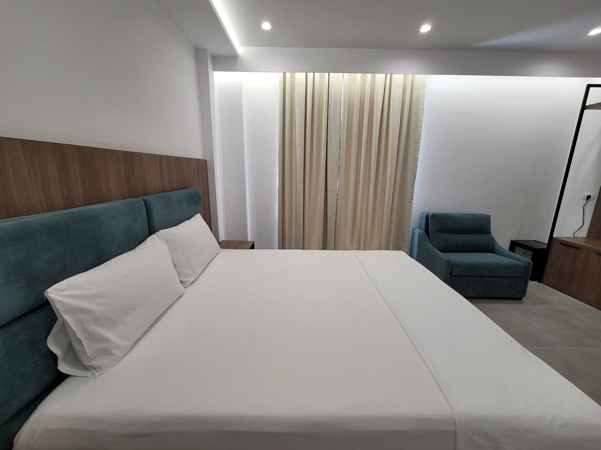 Prestige Hotel Ксамил Экстерьер фото