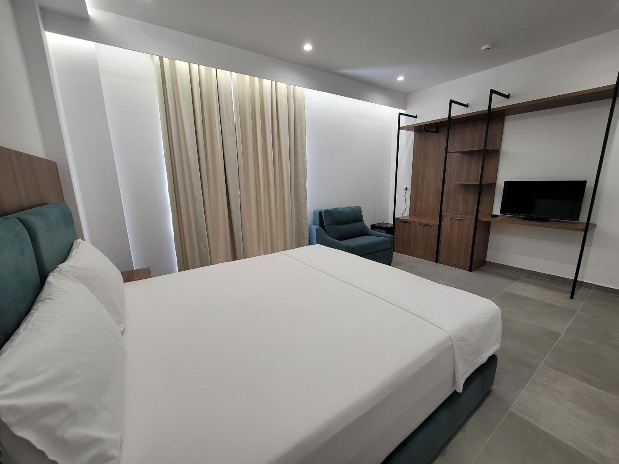 Prestige Hotel Ксамил Экстерьер фото