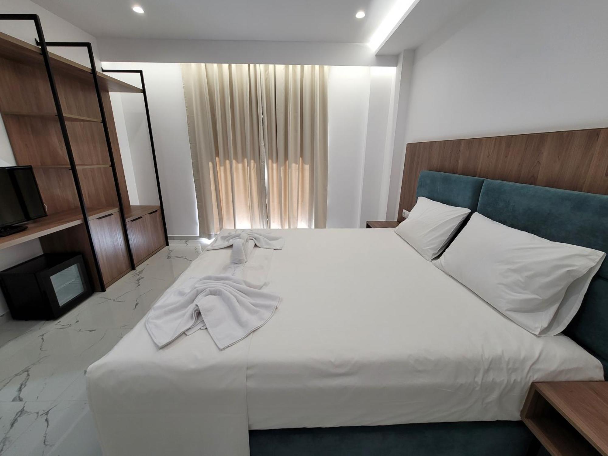 Prestige Hotel Ксамил Экстерьер фото
